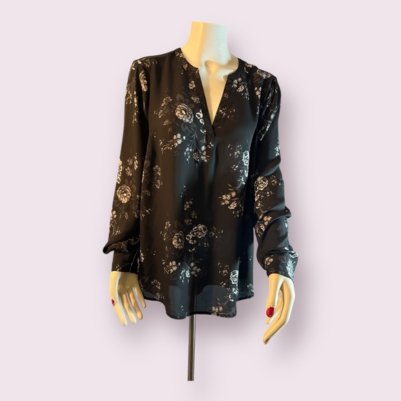 Torrid Women’s Blouse Black Floral Size 0 - Picture 2 of 11